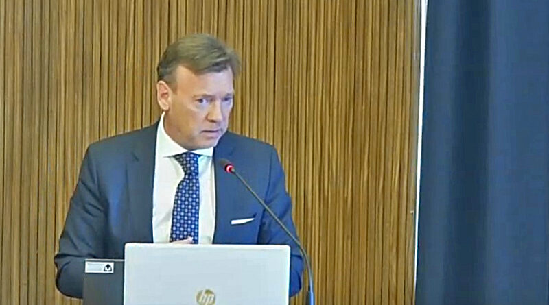 Kritikk mot pengebruk