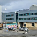 Etterlyser en million